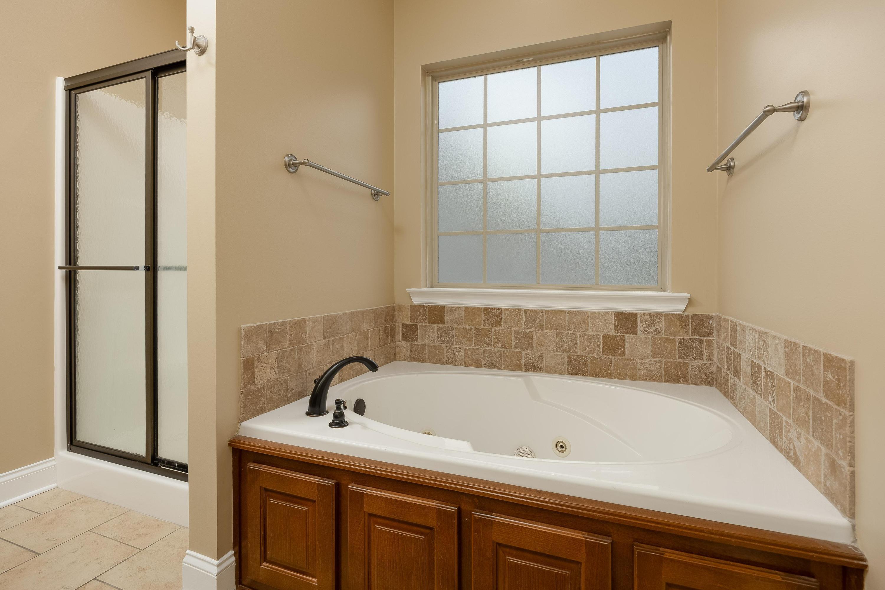 8671 Blanche Road Ooltewah, TN 37363 - Photo 21 of 52 Primary Bathroom