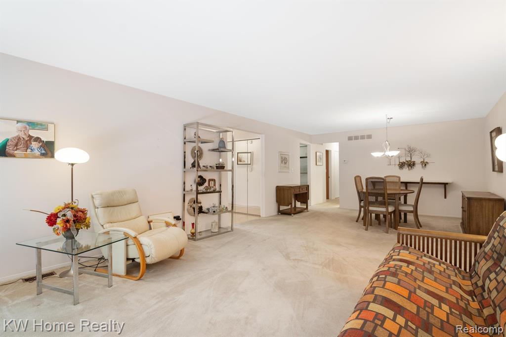 29691 Pine Ridge Circle Farmington Hills, MI 48331 - Photo 16 of 39