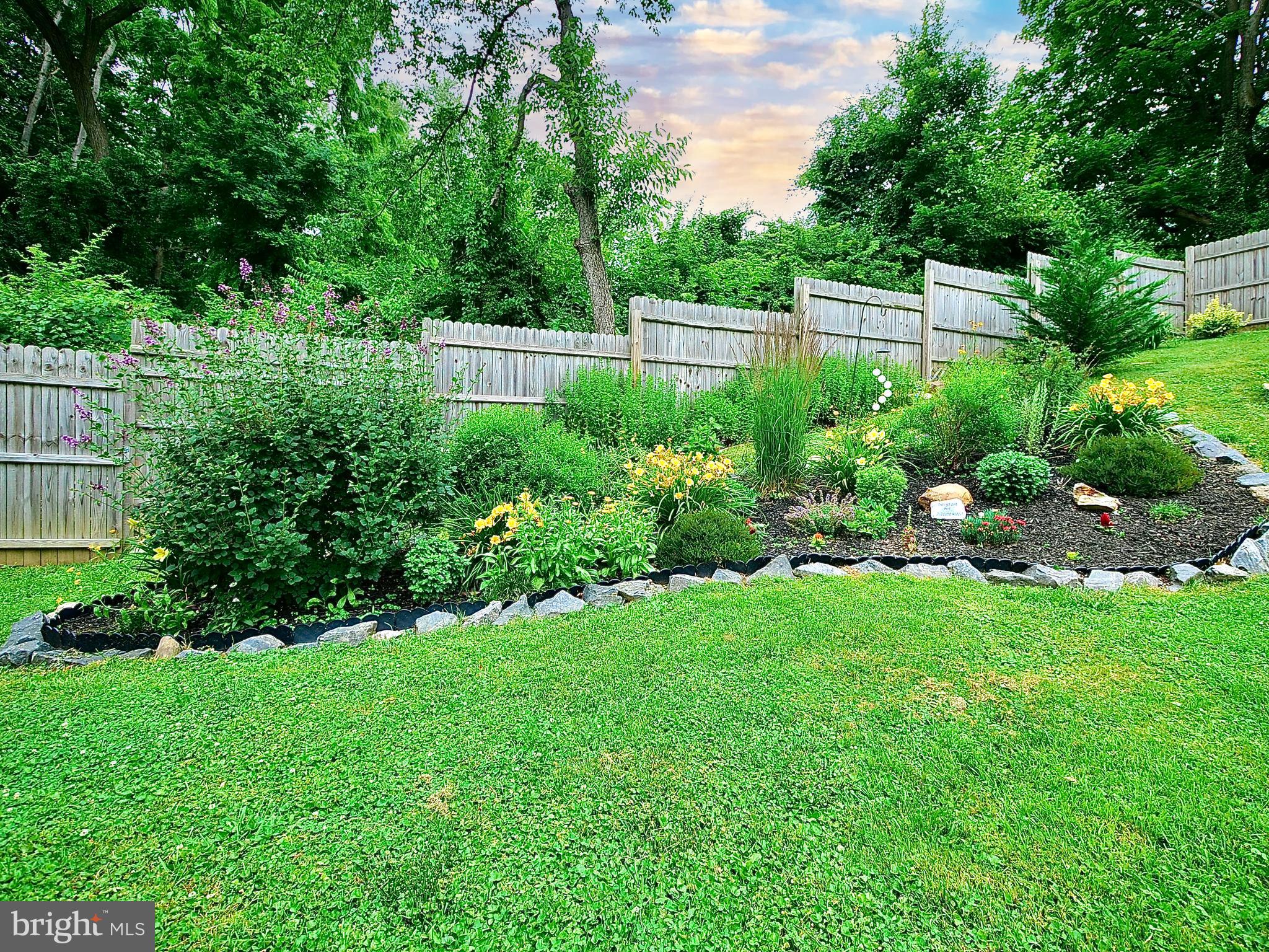 112 Harmil Road Broomall, PA 19008 - Photo 11 of 34 Backyard