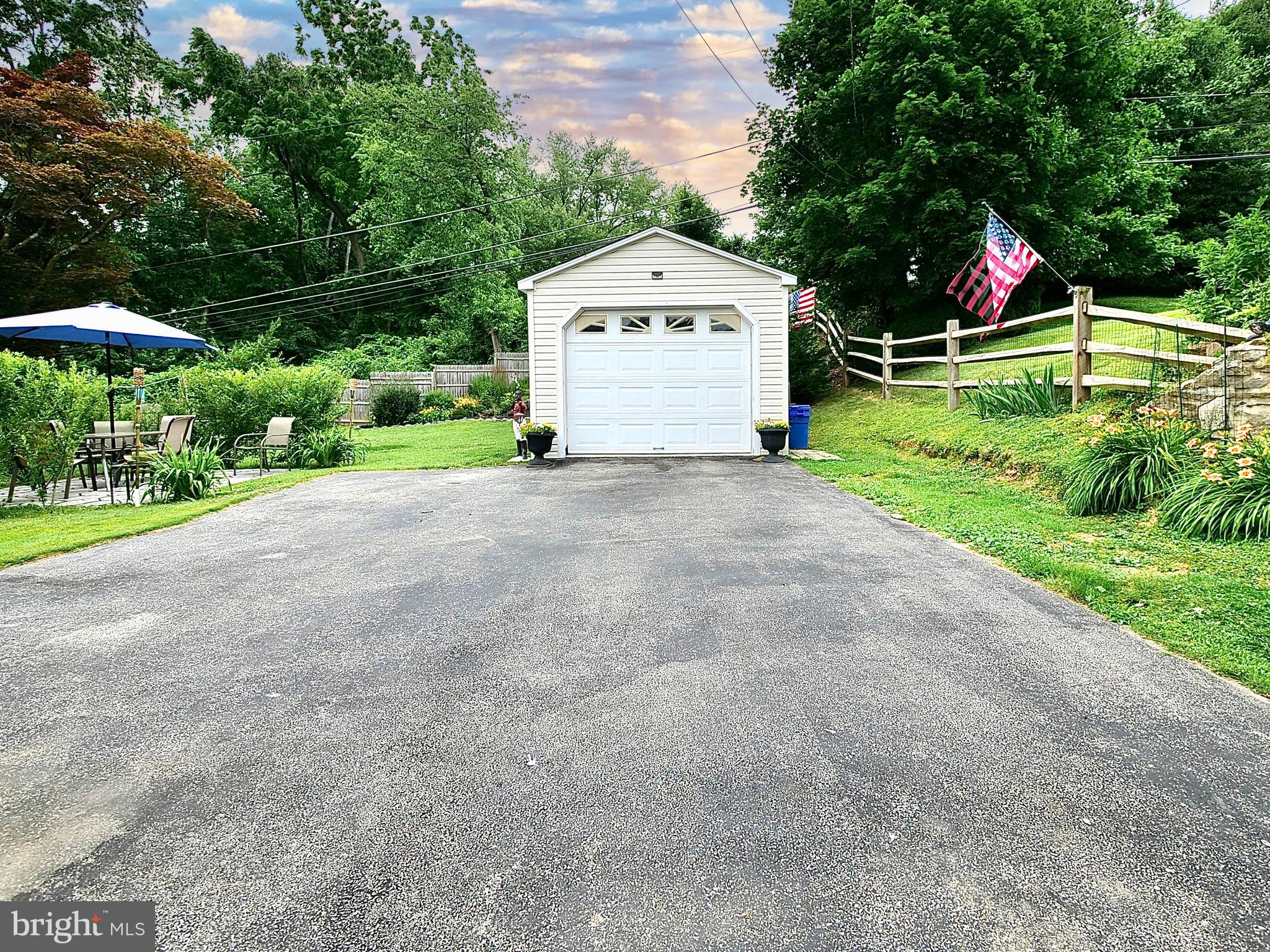 112 Harmil Road Broomall, PA 19008 - Photo 13 of 34 Backyard
