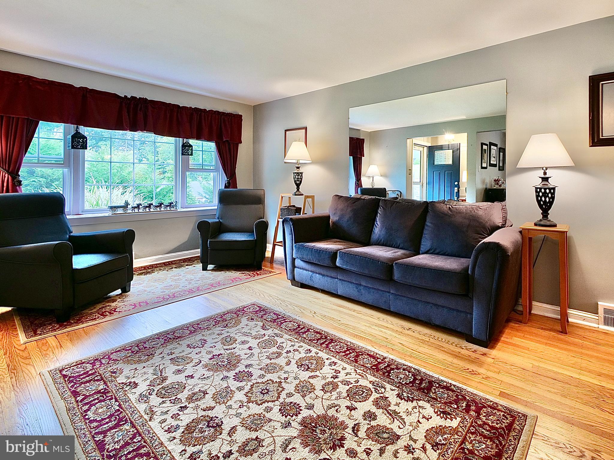112 Harmil Road Broomall, PA 19008 - Photo 15 of 34 Living Room
