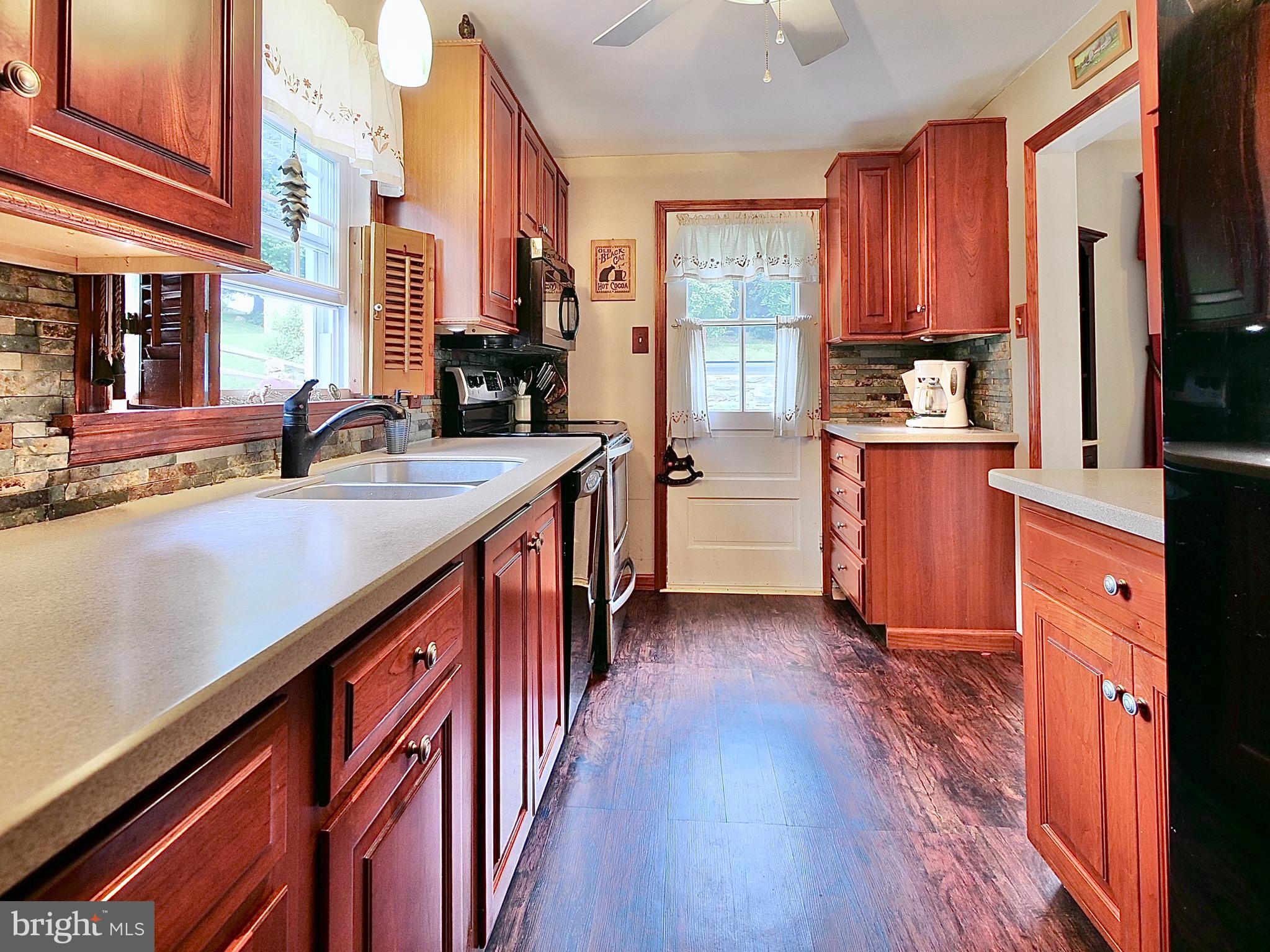 112 Harmil Road Broomall, PA 19008 - Photo 21 of 34 Kitchen