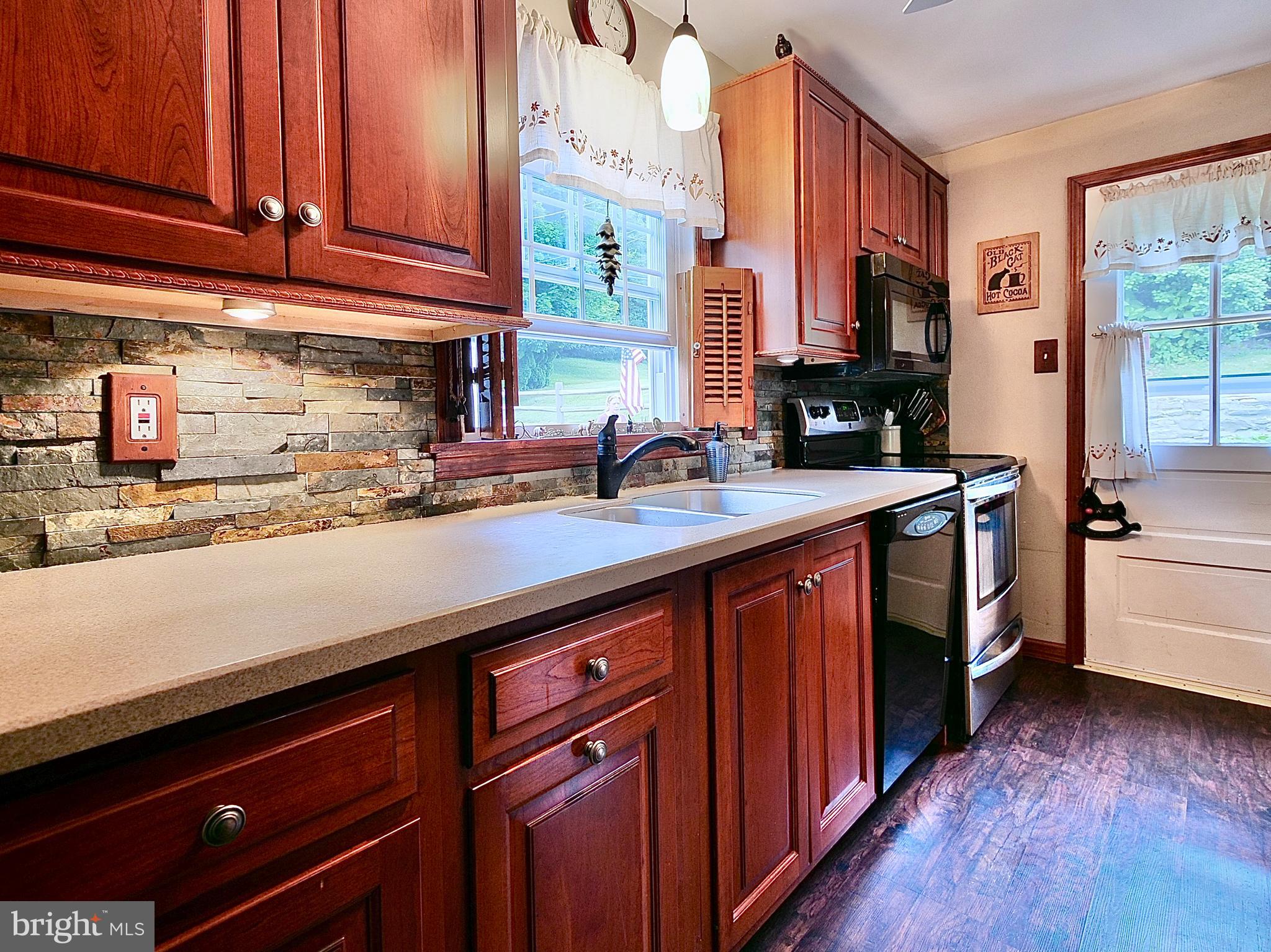 112 Harmil Road Broomall, PA 19008 - Photo 22 of 34 Kitchen
