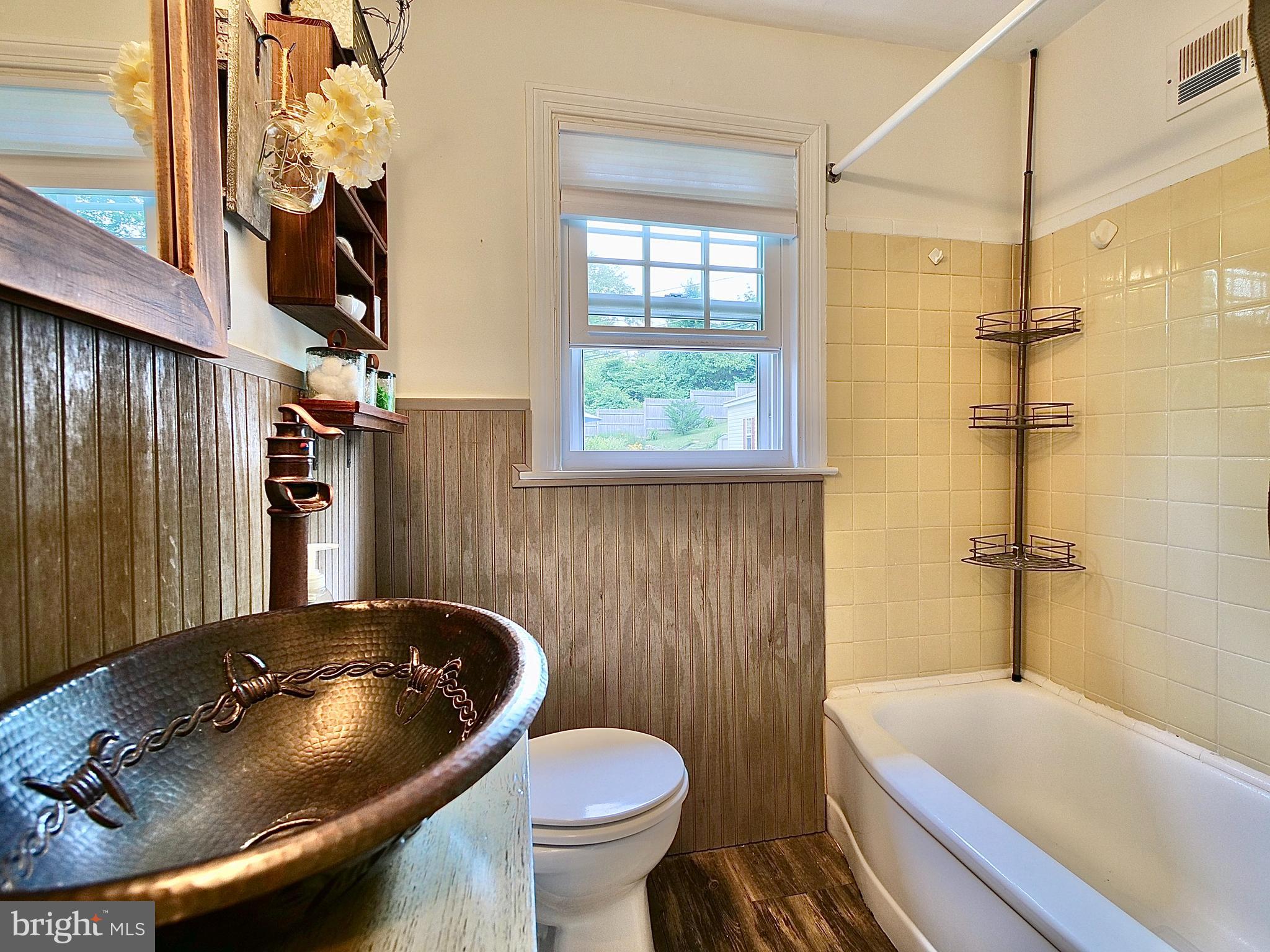 112 Harmil Road Broomall, PA 19008 - Photo 24 of 34 Main Full Bathroom