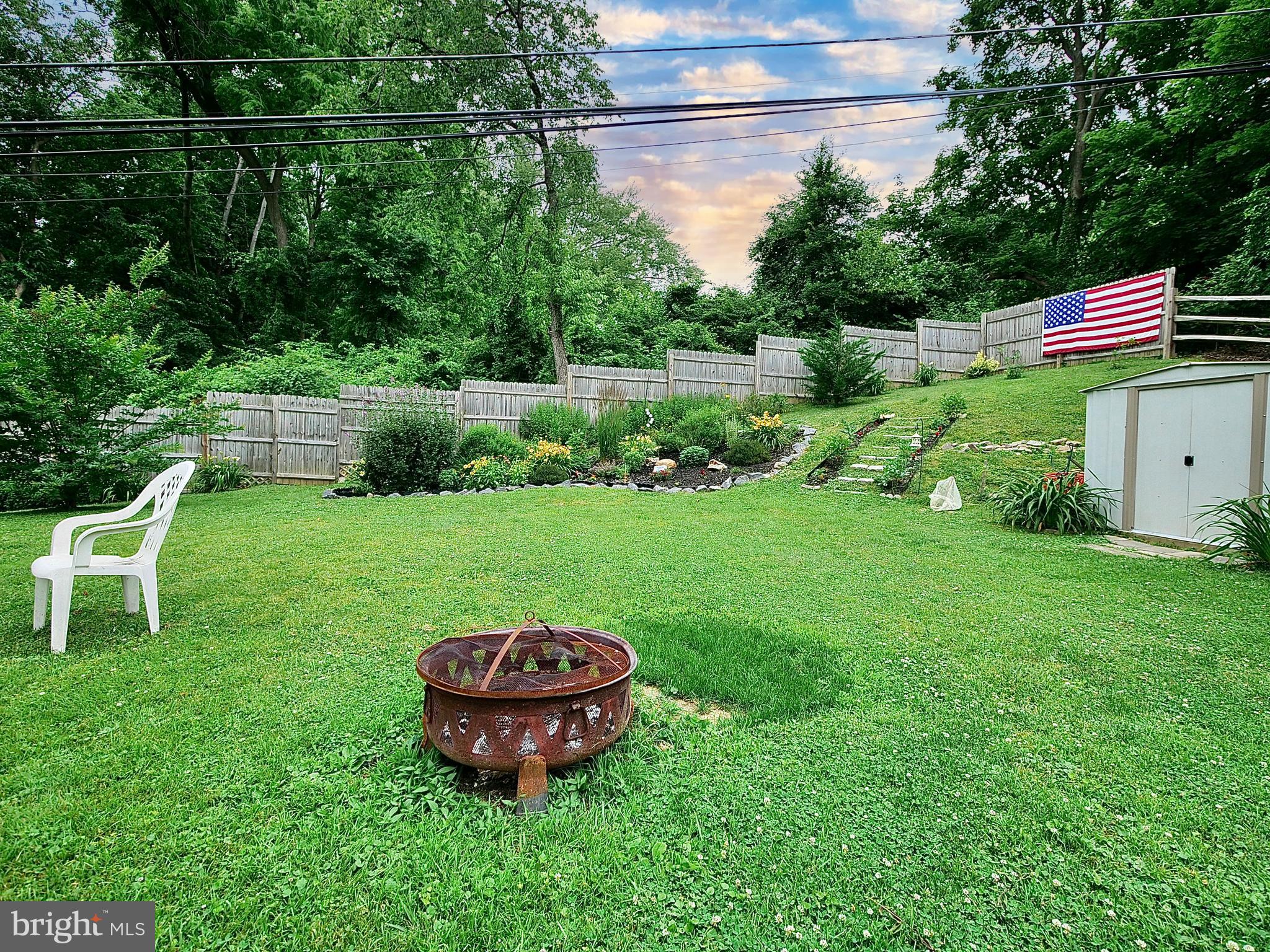112 Harmil Road Broomall, PA 19008 - Photo 5 of 34 Backyard