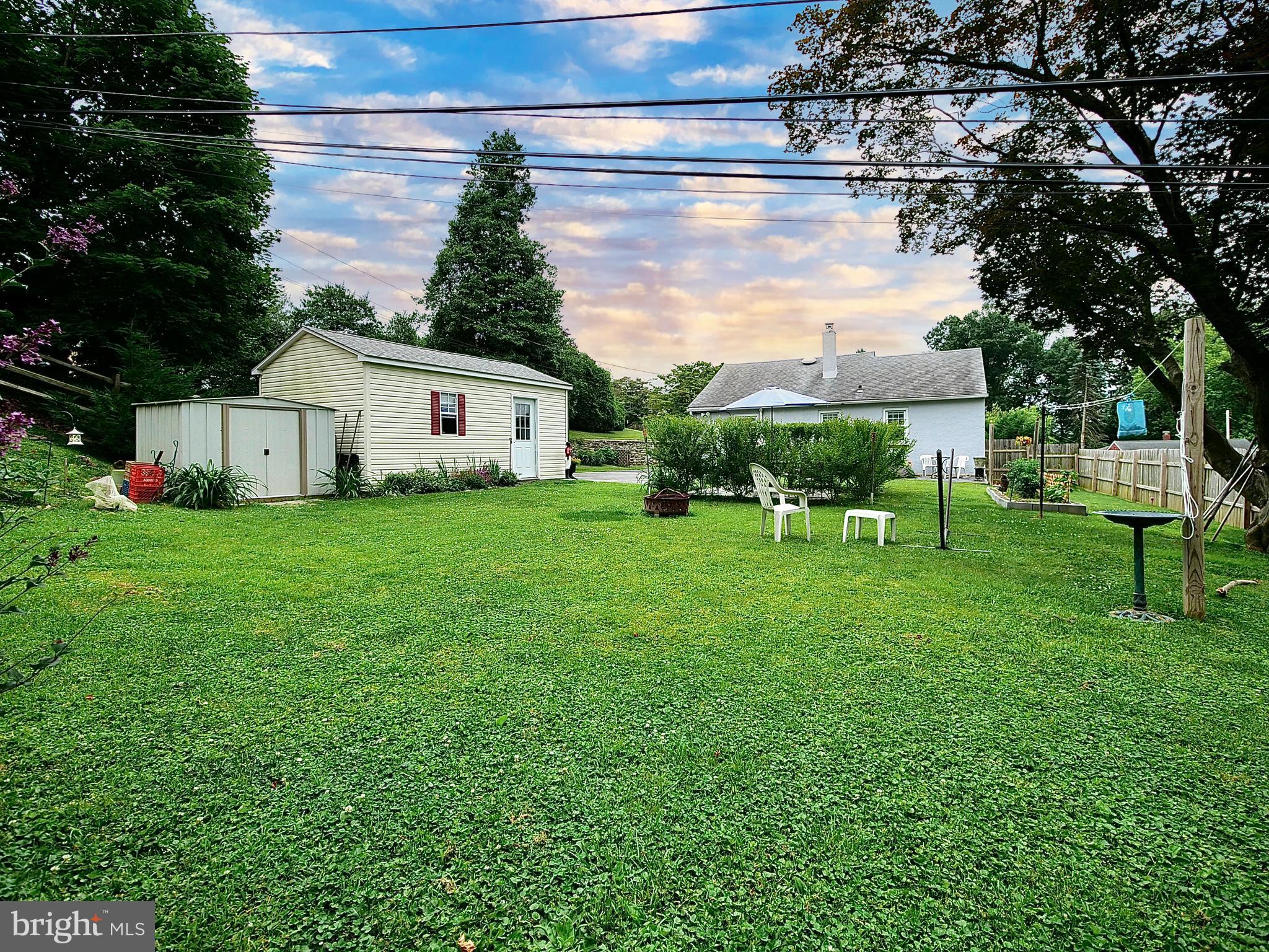 112 Harmil Road Broomall, PA 19008 - Photo 8 of 34 Backyard