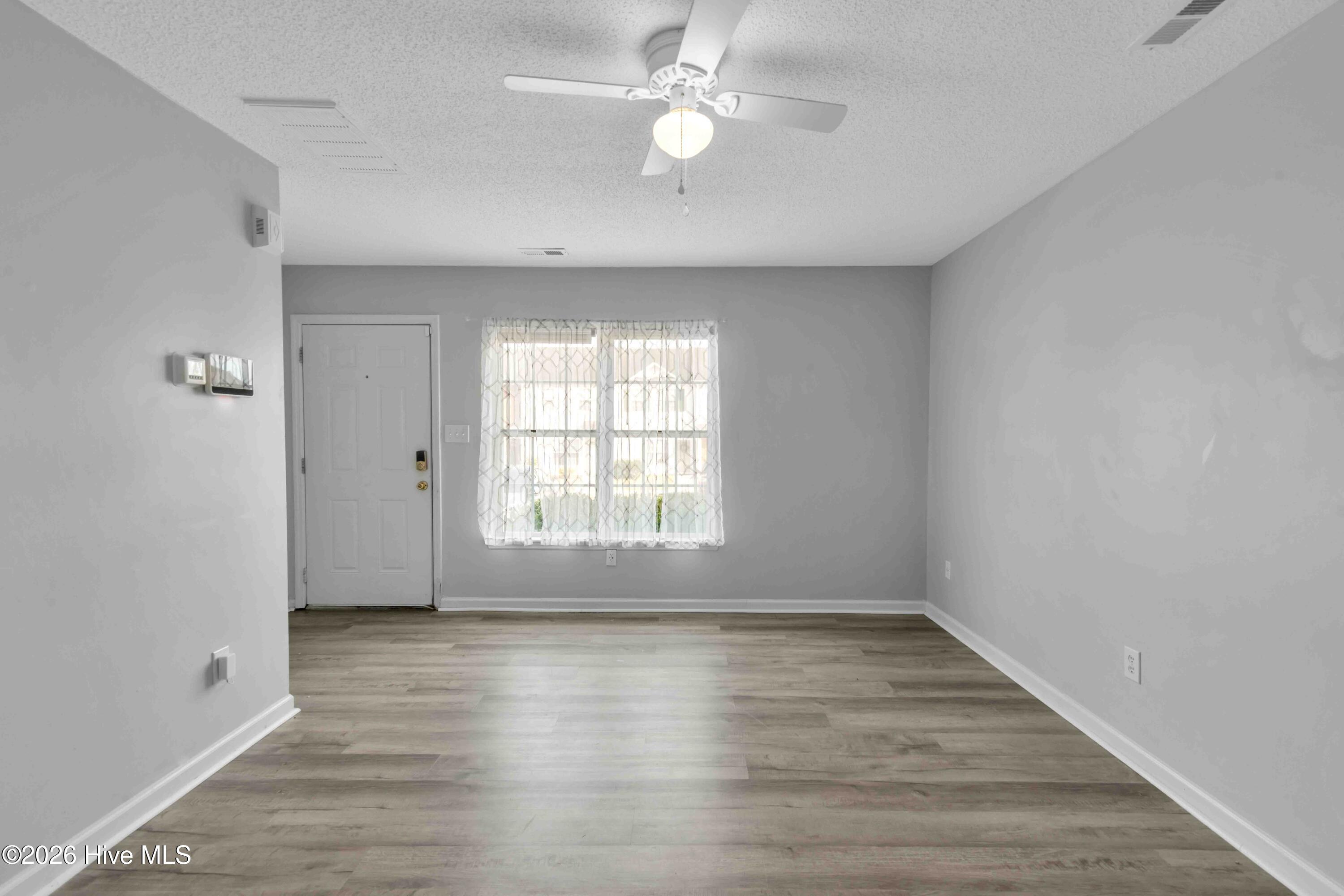 409 Timberlake Trail Jacksonville, NC 28546 - Photo 4 of 20 DSC_5236