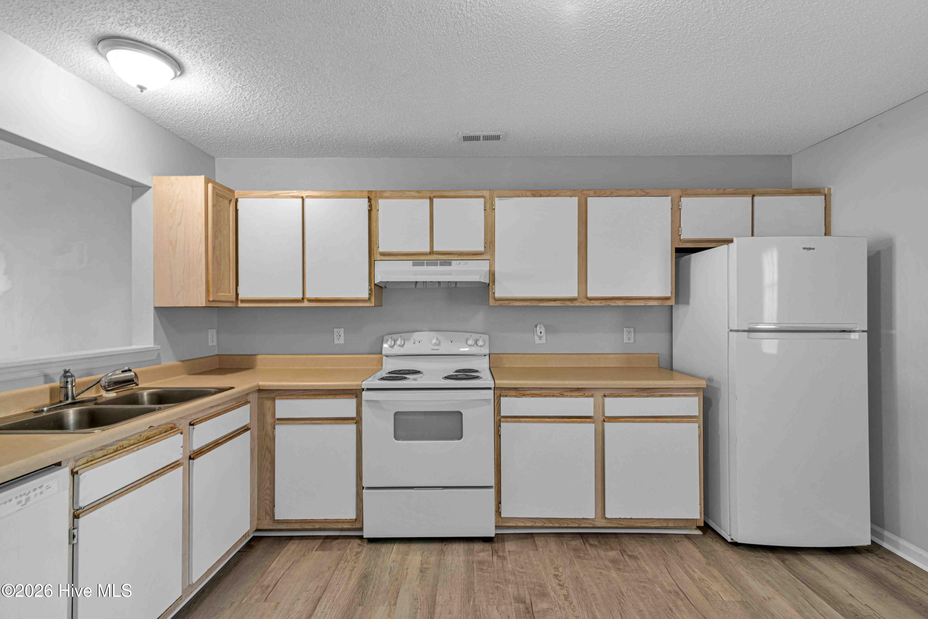 409 Timberlake Trail Jacksonville, NC 28546 - Photo 7 of 20 DSC_5260