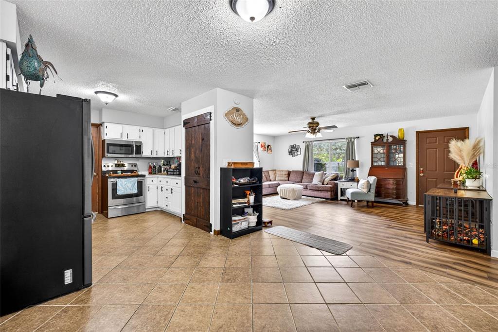 37314 Tucker Road Zephyrhills, FL 33541 - Photo 24 of 48