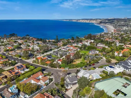 $3,885,000 | 7651 Country Club Drive, La Jolla, CA 92037