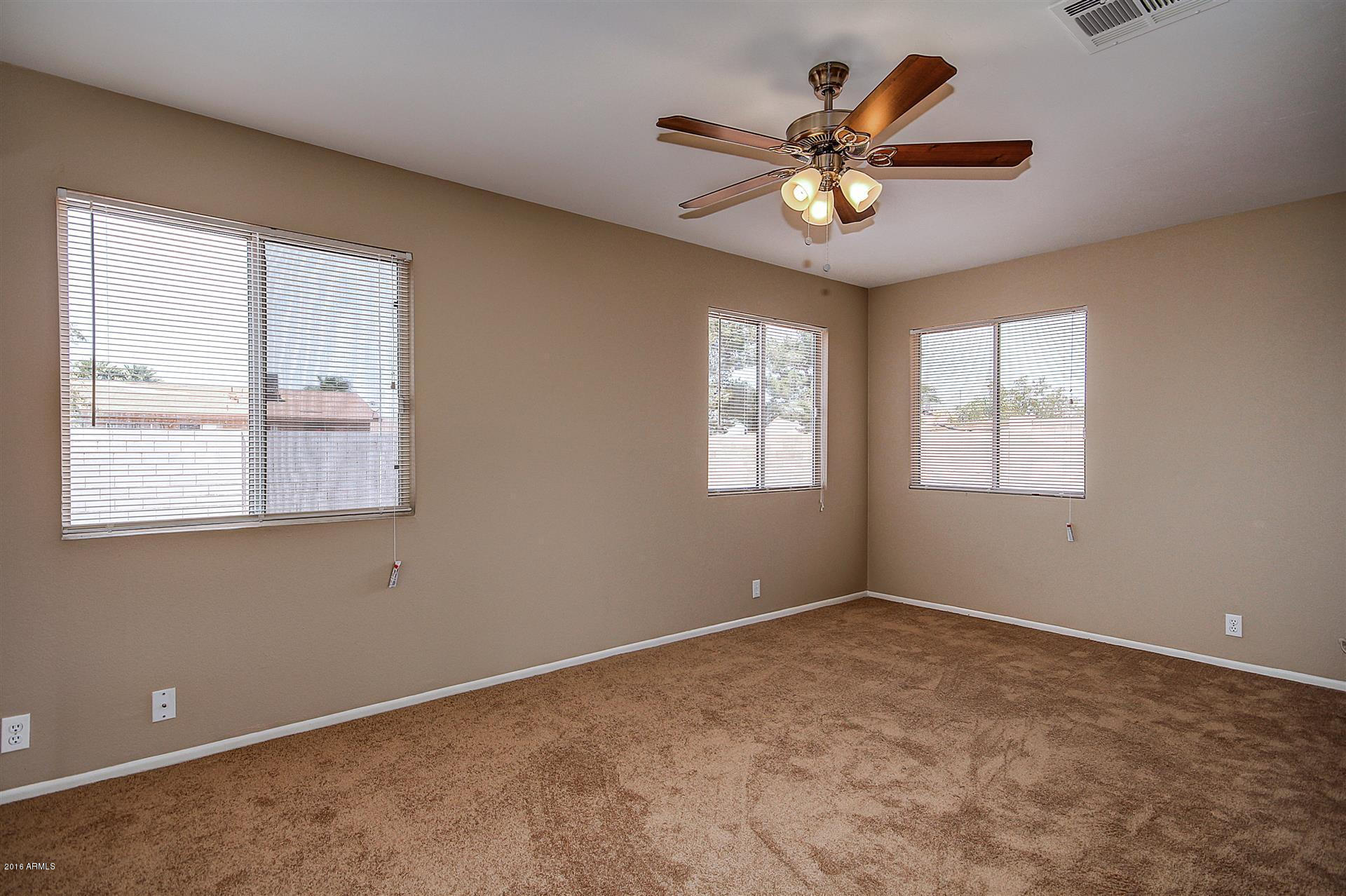 7424 West Hatcher Road Peoria, AZ 85345 - Photo 9 of 19 Family room