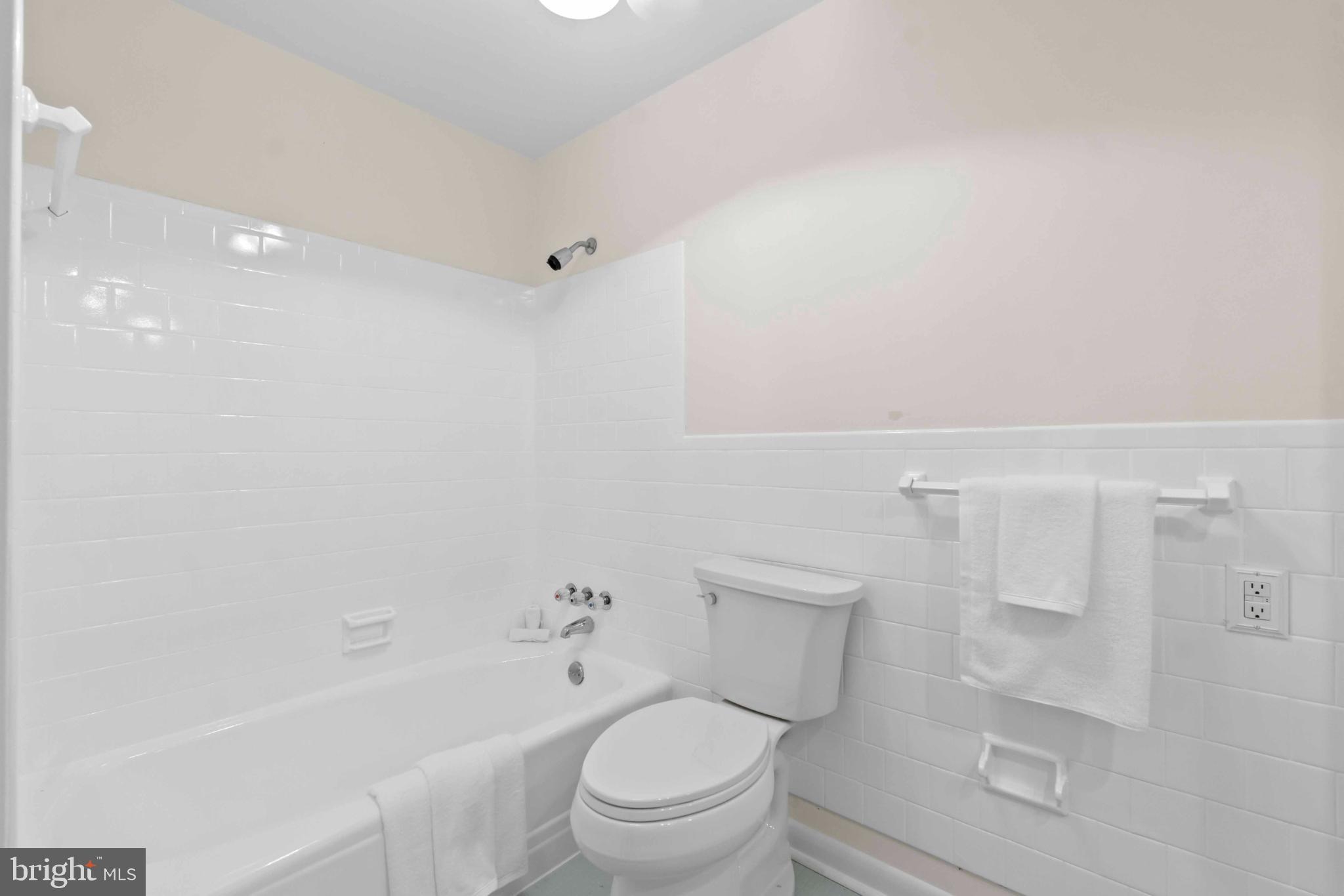 1016 Cold Bottom Road Sparks Glencoe, MD 21152 - Photo 25 of 39 Bright main floor full bathroom.