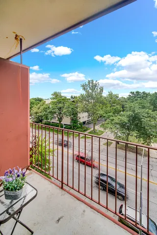 $89,000 | 7830 West North Avenue, Unit 505, Elmwood Park, IL 60707
