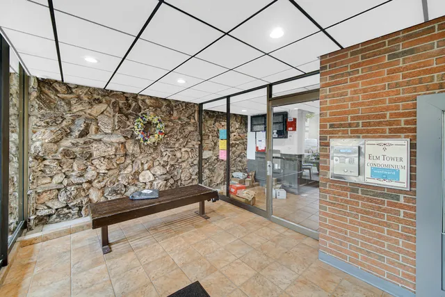 $89,000 | 7830 West North Avenue, Unit 505, Elmwood Park, IL 60707