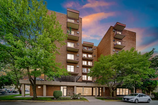 $89,000 | 7830 West North Avenue, Unit 505, Elmwood Park, IL 60707