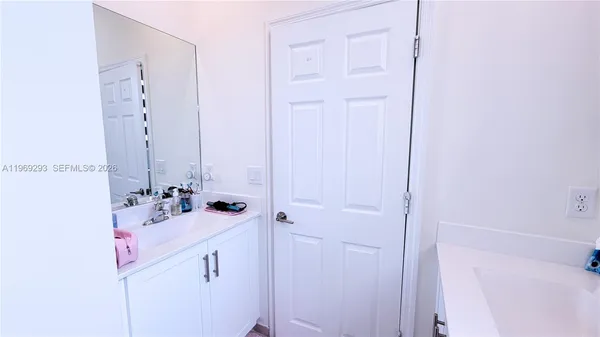$3,300 | 3264 West 100th Terrace, Unit 3264, Hialeah, FL 33018