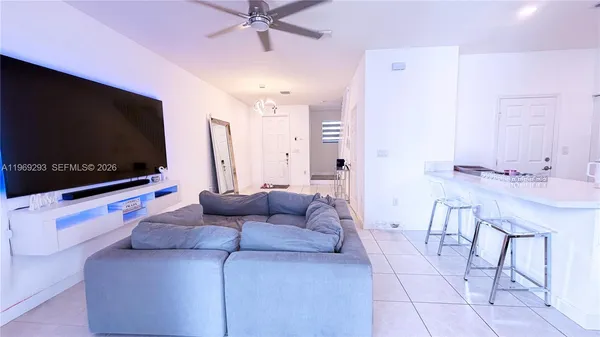 $3,300 | 3264 West 100th Terrace, Unit 3264, Hialeah, FL 33018