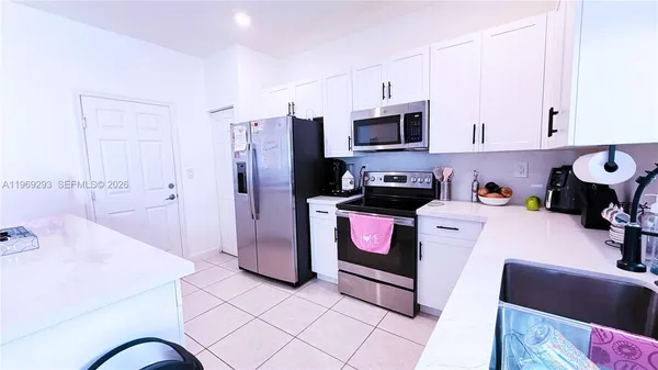 $3,300 | 3264 West 100th Terrace, Unit 3264, Hialeah, FL 33018