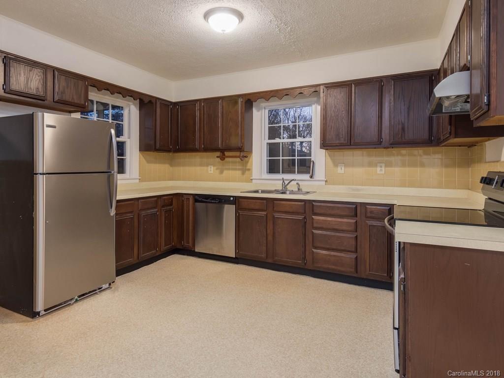 105 White Oak Road Arden, NC 28704 - Photo 7 of 19 Gallery Image 7