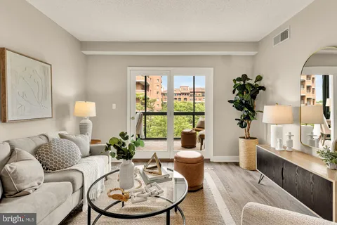 $415,000 | 1050 North Taylor Street, Unit 1404, Arlington, VA 22201