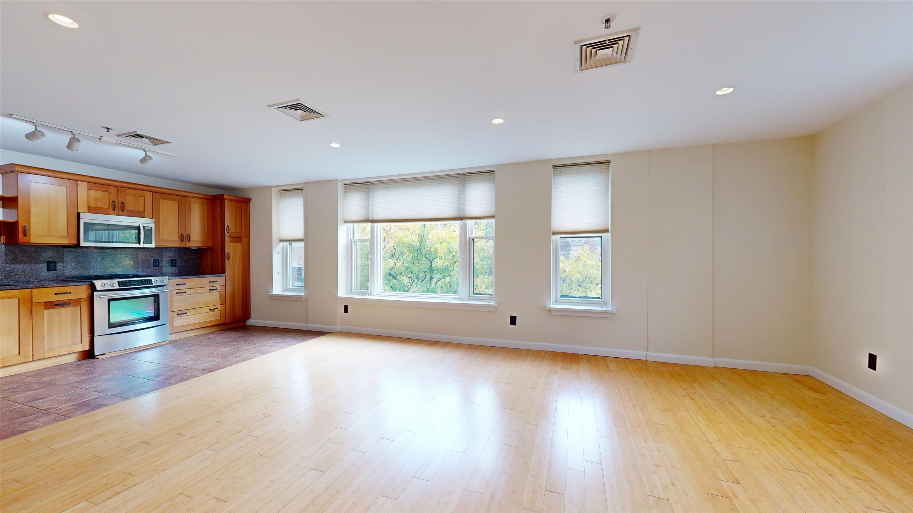 230 College Street, Unit 7 Burlington, VT 05401 - Photo 2 of 15