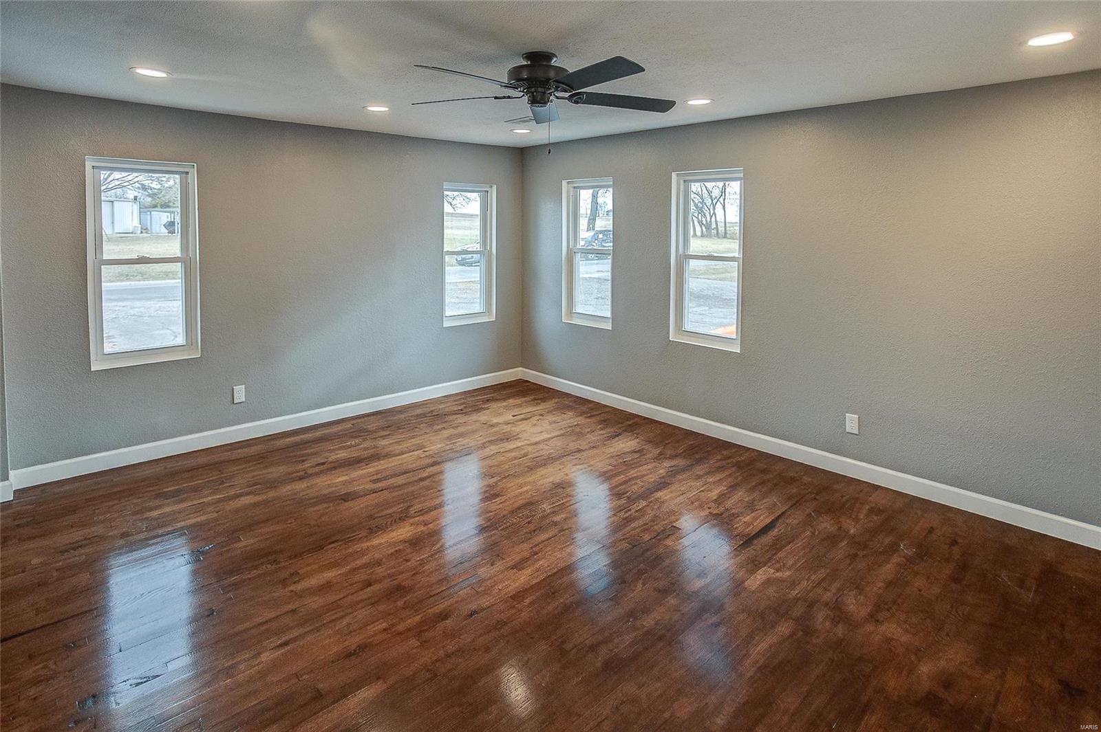 406 Pinckneyville Road Marissa, IL 62257 - Photo 12 of 34 Gallery Image 12