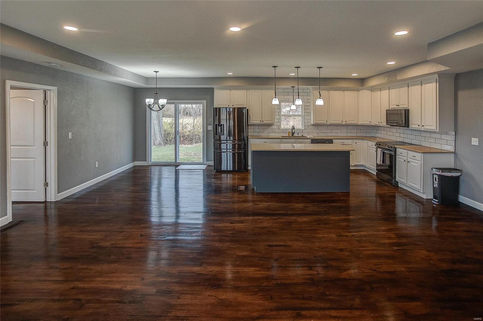 406 Pinckneyville Road Marissa, IL 62257 - Photo 8 of 34 Gallery Image 8