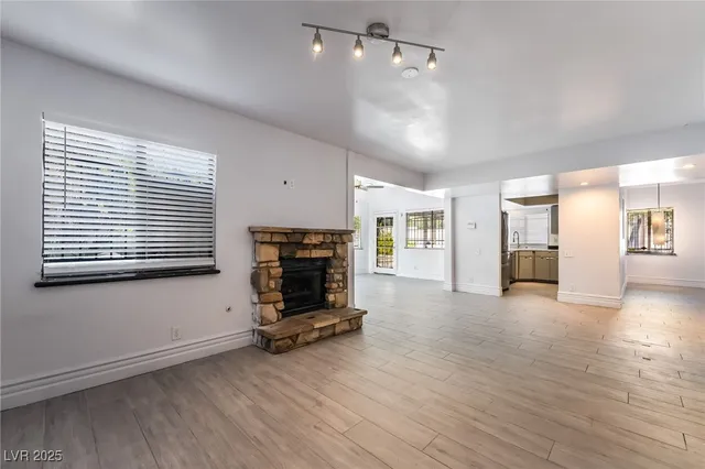 $2,870 | 2208 Tarraso Way, Las Vegas, NV 89102