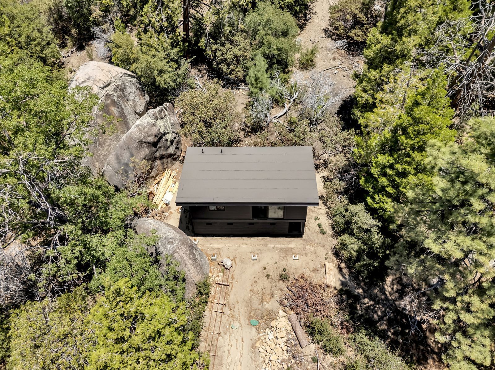 N Ridge Idyllwild, CA 92549 - Photo 5 of 33 a view of car garage