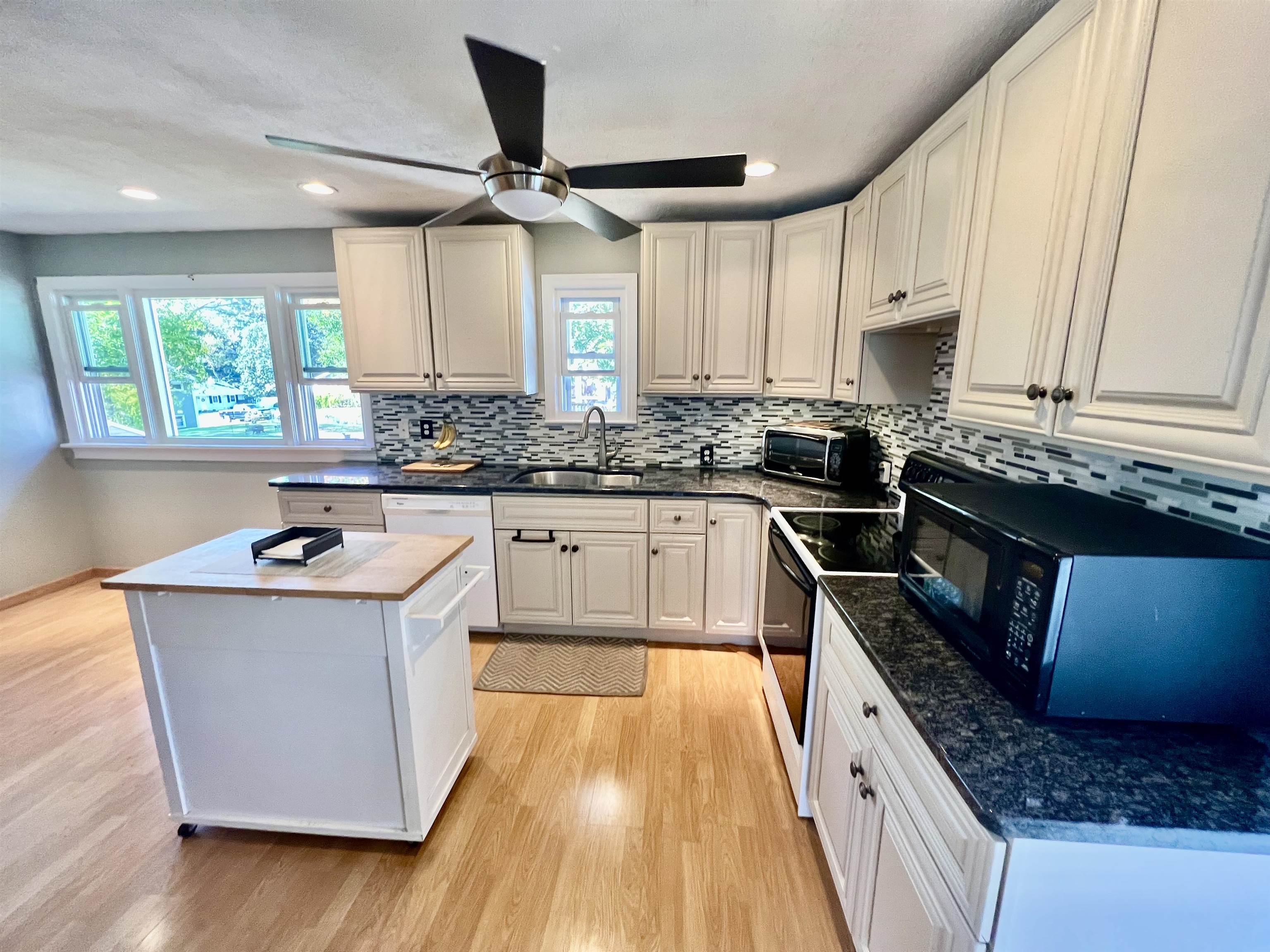 2 Silver Street Derry, NH 03038 - Photo 29 of 31