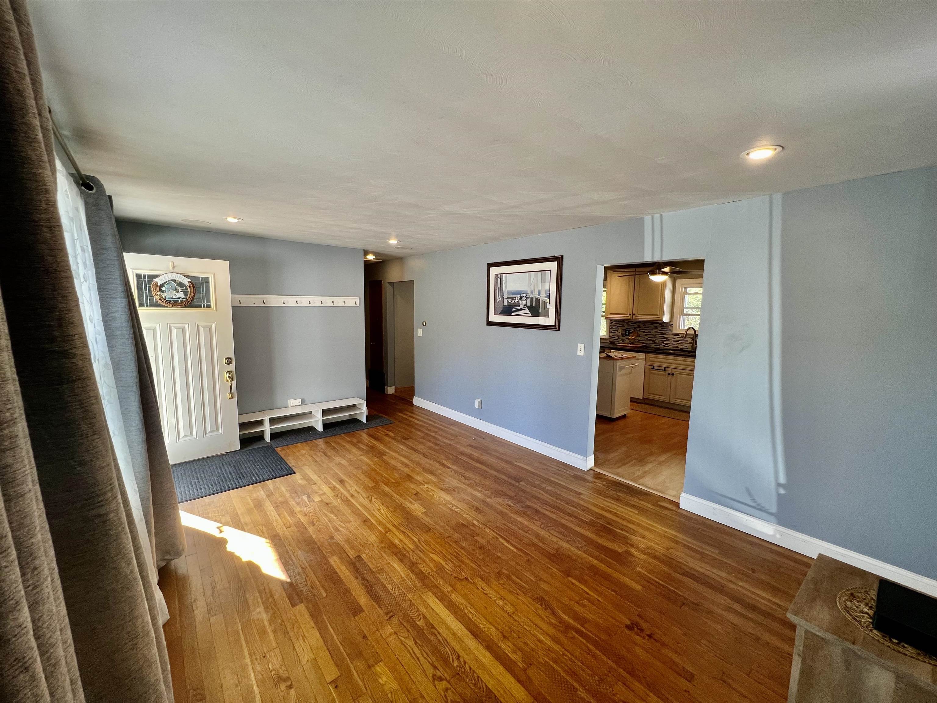 2 Silver Street Derry, NH 03038 - Photo 7 of 31