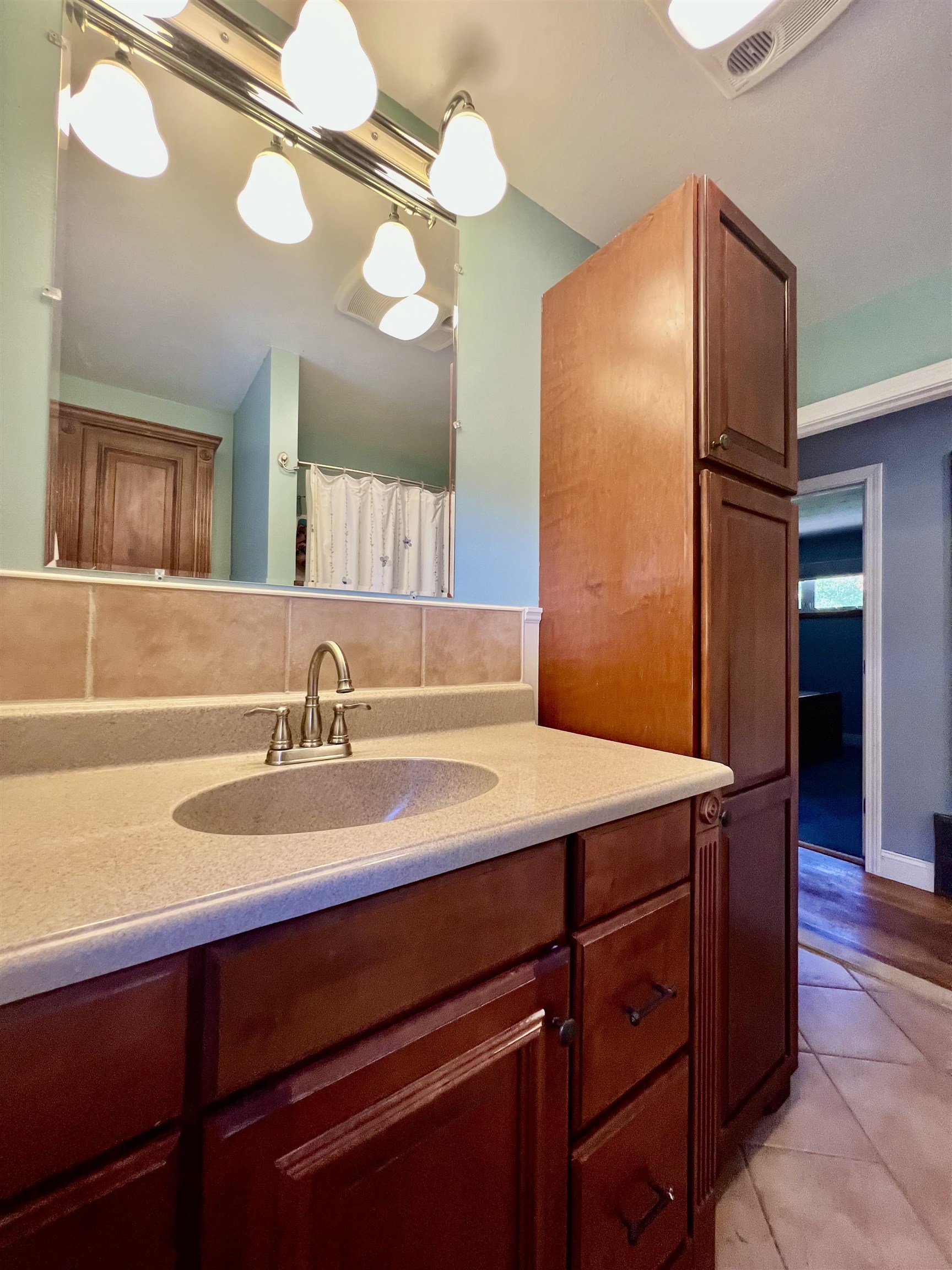 2 Silver Street Derry, NH 03038 - Photo 8 of 31