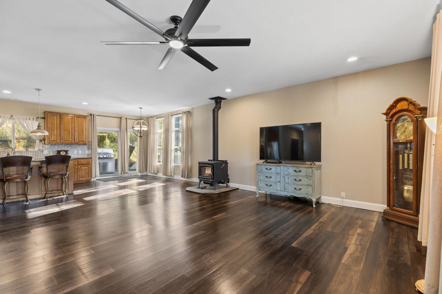 15385 Neils Road Auburn, CA 95603 - Photo 11 of 51 Gallery Image 11