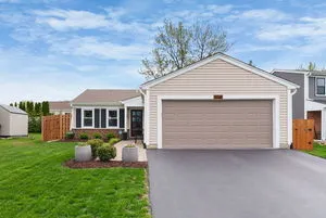 $2,850 | 5045 Rochester Drive, Hoffman Estates, IL 60010