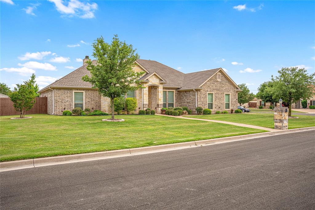 283 Briarleaf Circle Hewitt, TX 76643 - Photo 2 of 38