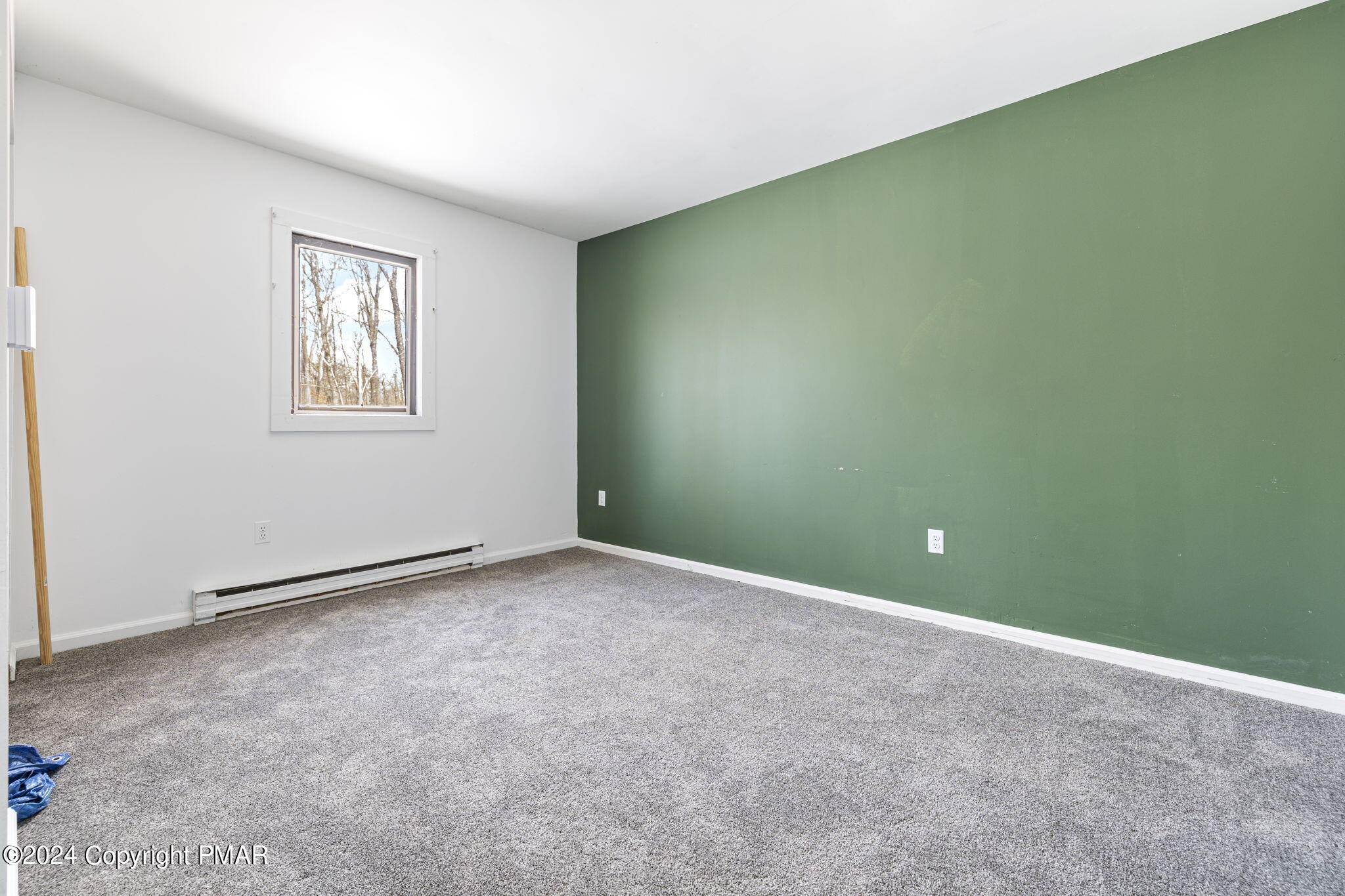 3118 Long Court Bushkill, PA 18324 - Photo 14 of 28 an empty room with windows