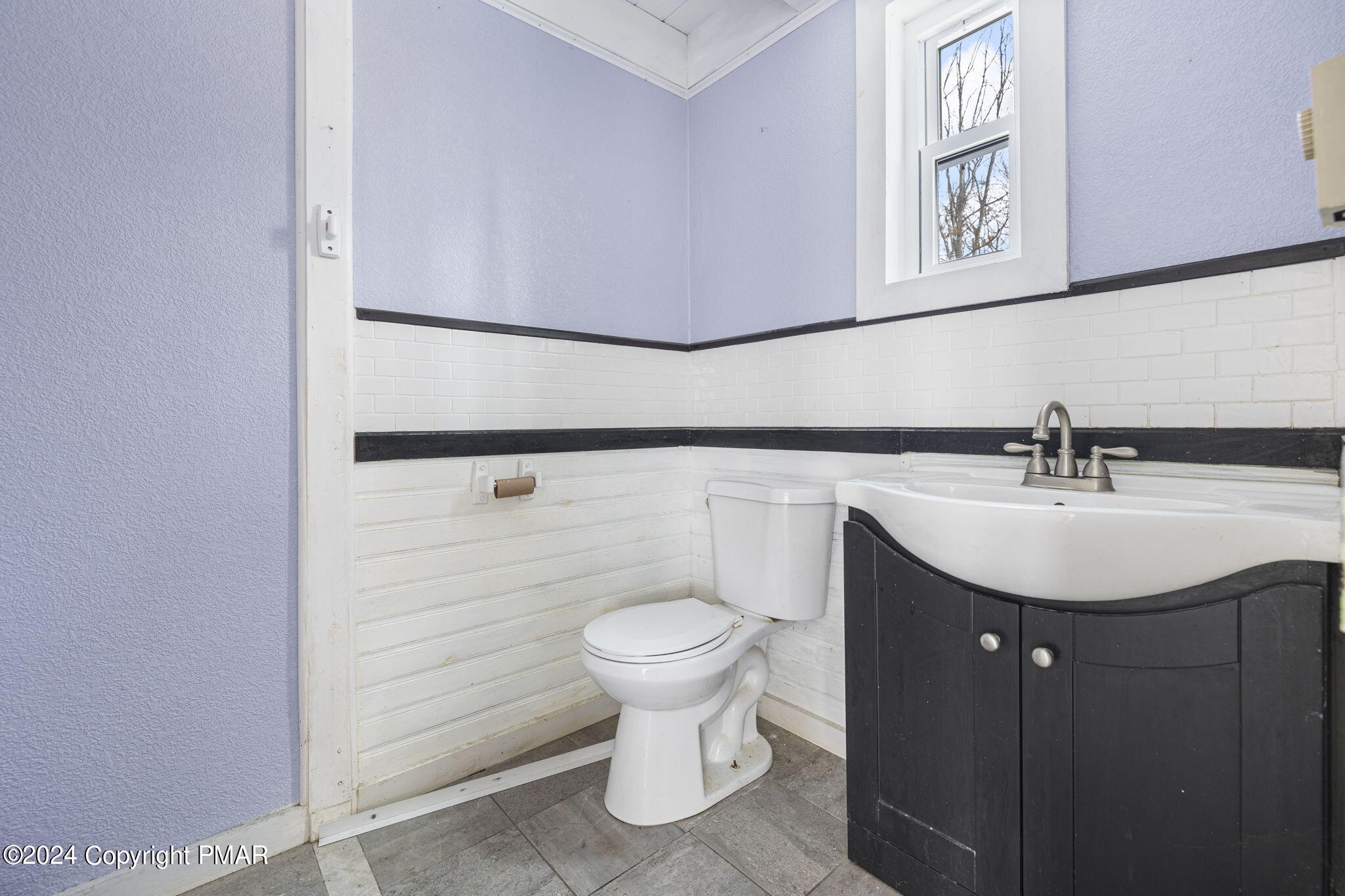 3118 Long Court Bushkill, PA 18324 - Photo 9 of 28 a bathroom with a sink toilet and a mirror