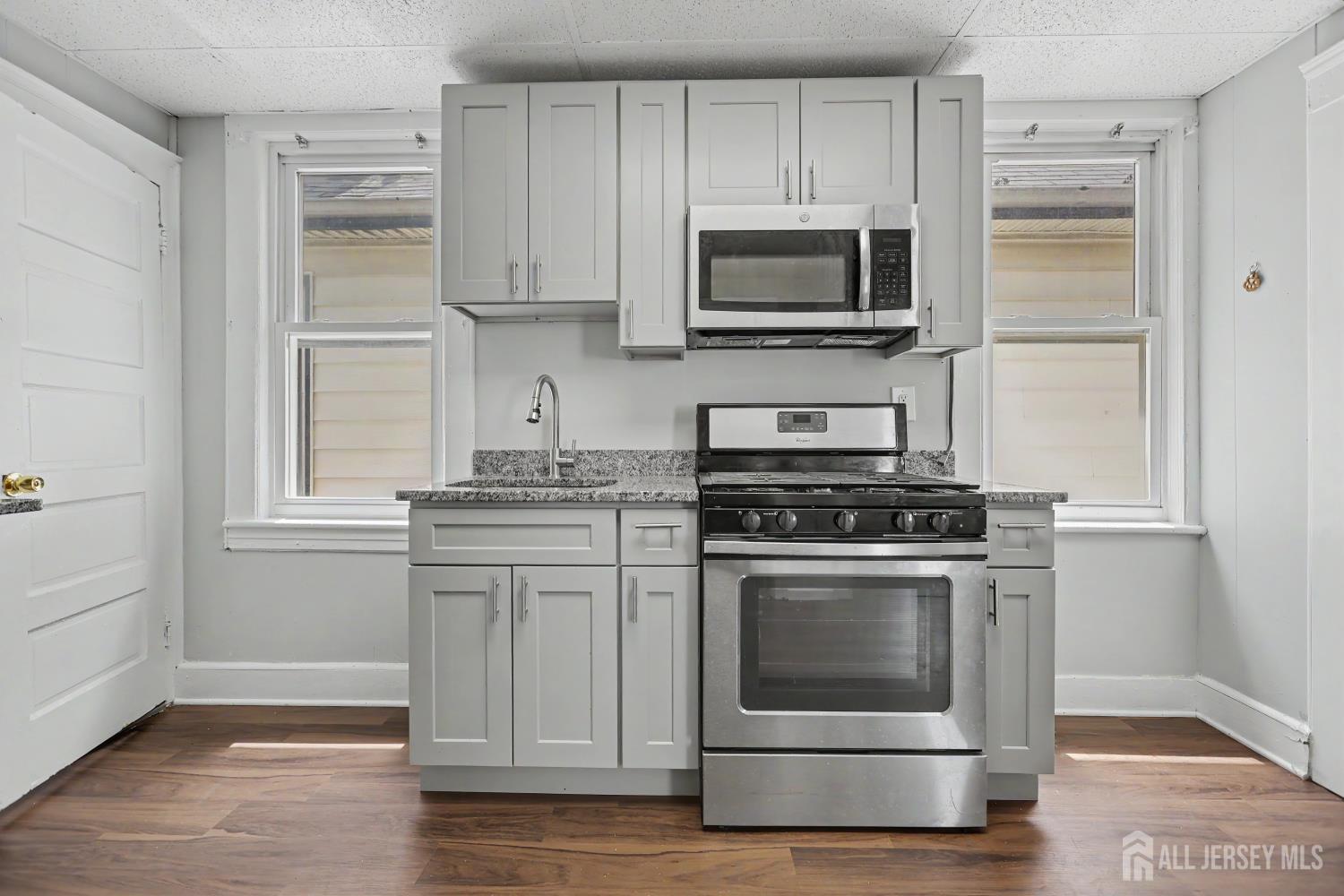 738 Edgar Road Elizabeth, NJ 07202 - Photo 8 of 23