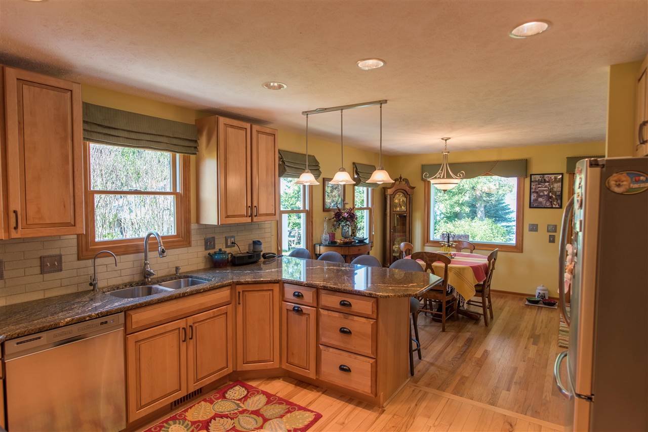 8890 South Sunnyview Road Traverse City, MI 49684 - Photo 5 of 43 1802548-4.JPG