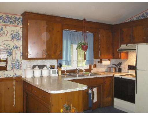 46 Barn Road Agawam, MA 01001 - Photo 3 of 6 Gallery Image 3