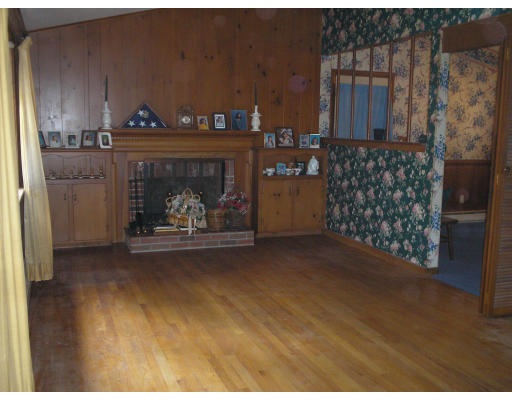 46 Barn Road Agawam, MA 01001 - Photo 5 of 6 Gallery Image 5