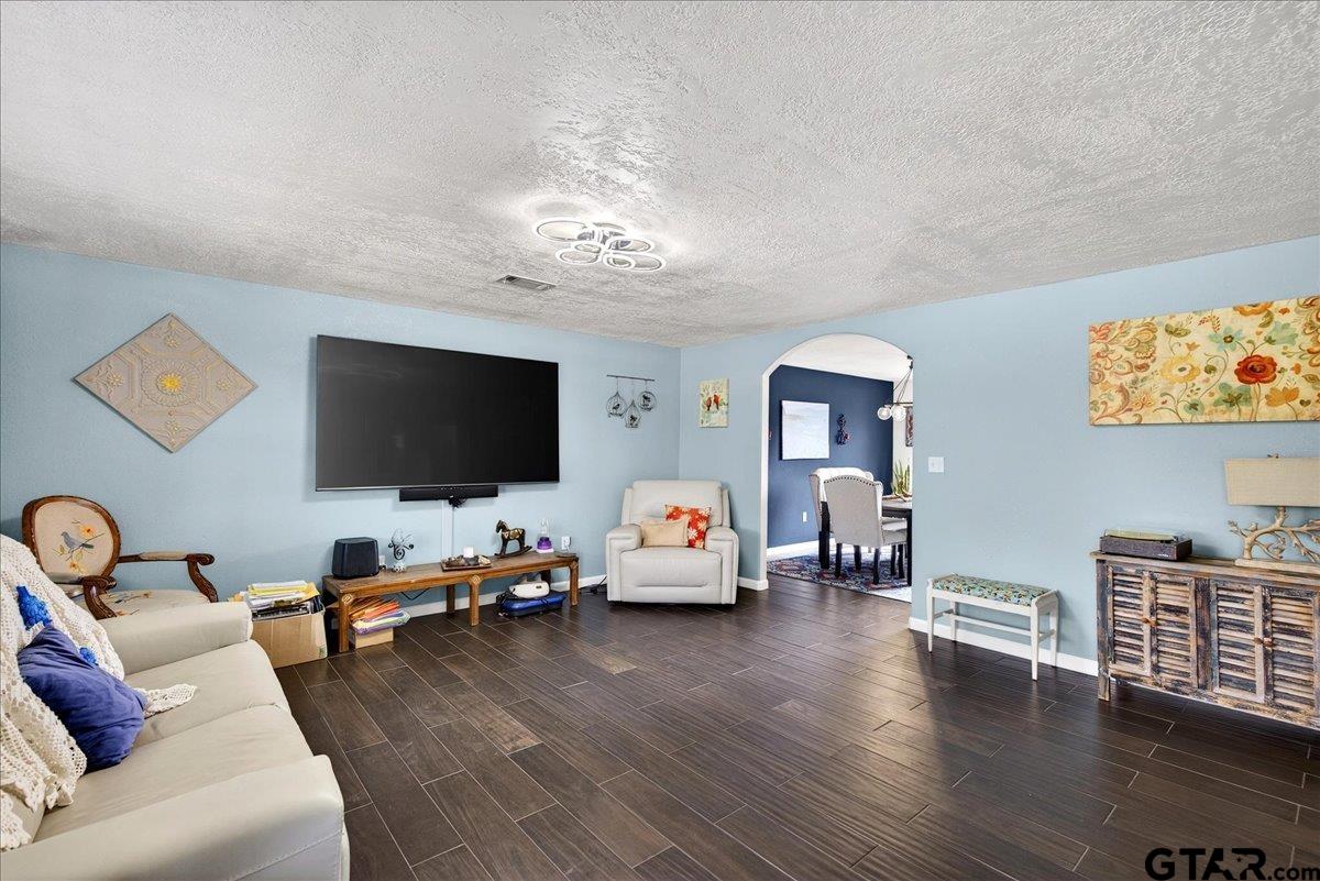 2375 County Road 3282 Buffalo, TX 75831 - Photo 11 of 48