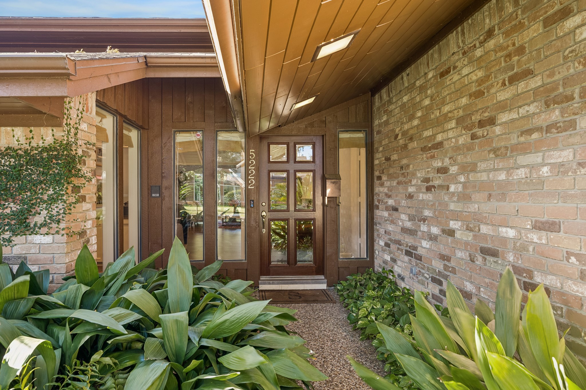 5222 Birdwood Road Houston, TX 77096 - Photo 2 of 27 Gallery Image 2