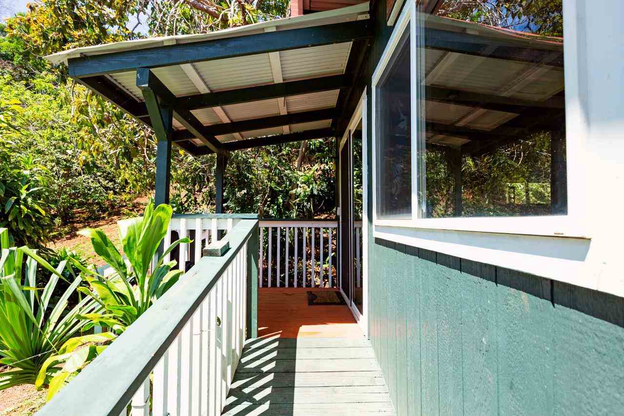 2665 Kaupakalua Road Haiku, HI 96708 - Photo 7 of 25 a view of balcony