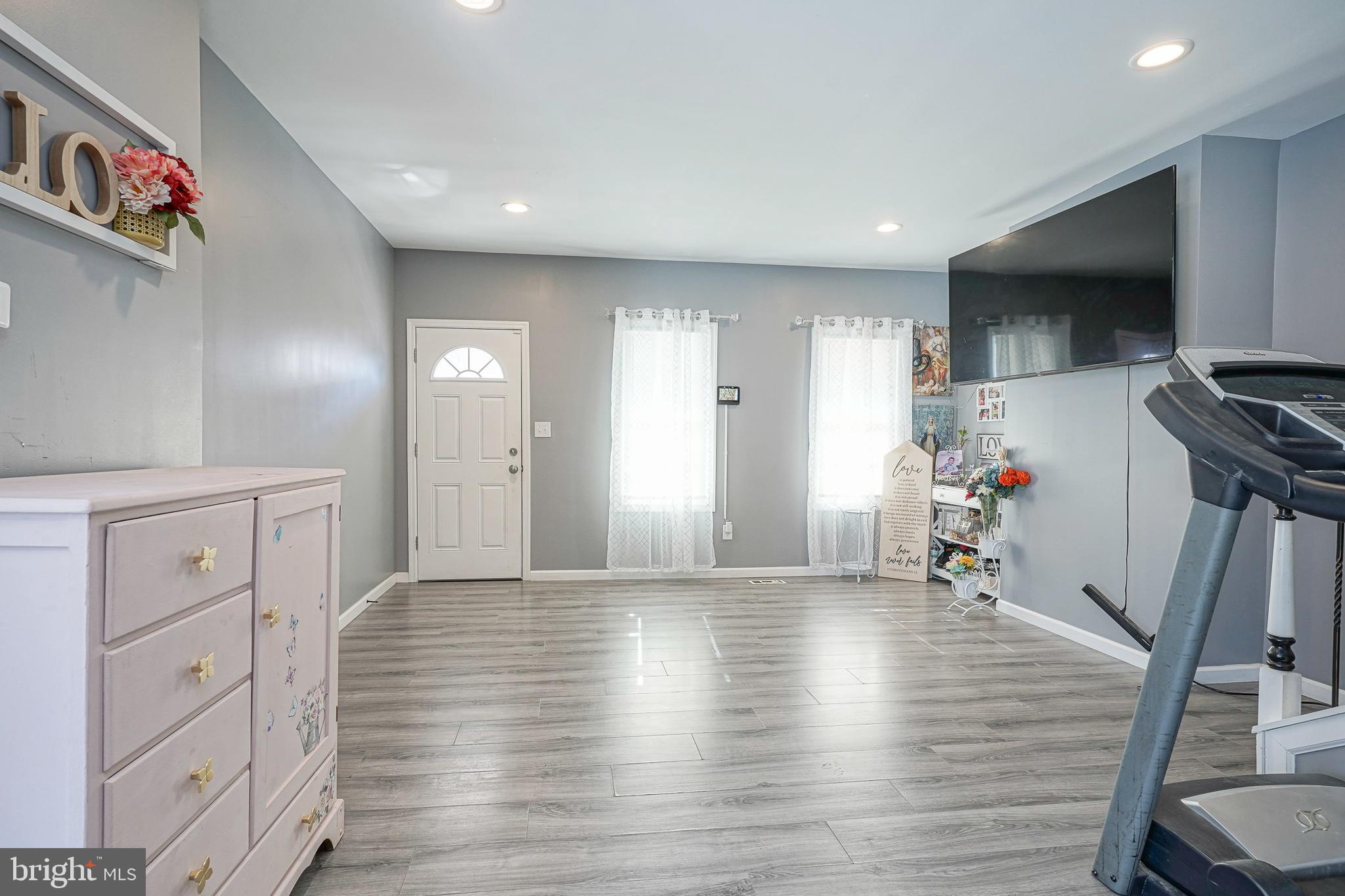 161 Rancocas Road Mount Holly, NJ 08060 - Photo 9 of 24 Living Room