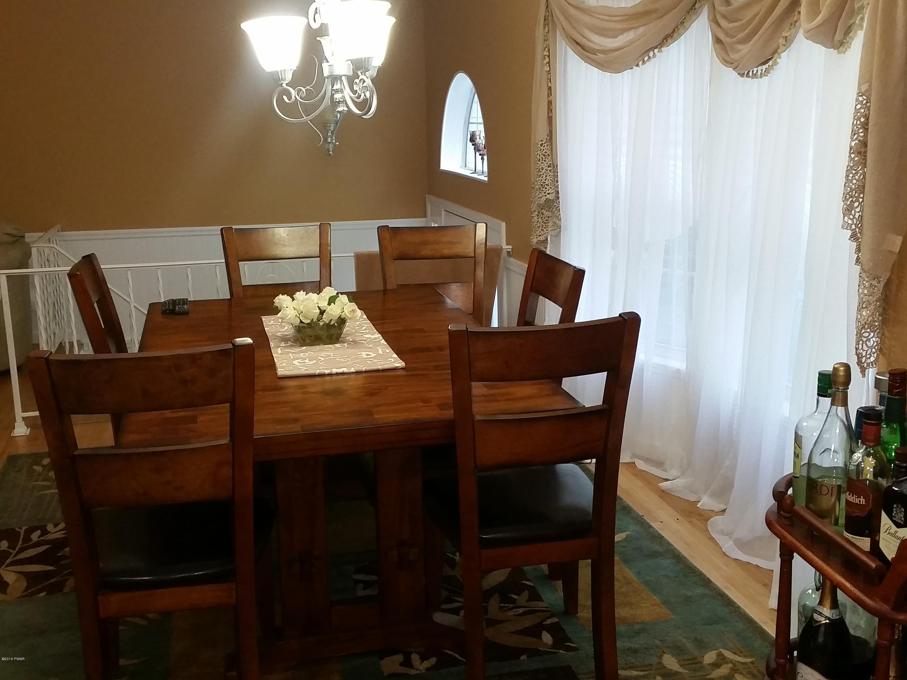 171 Chipmunk Road Bushkill, PA 18324 - Photo 9 of 27 dining 1
