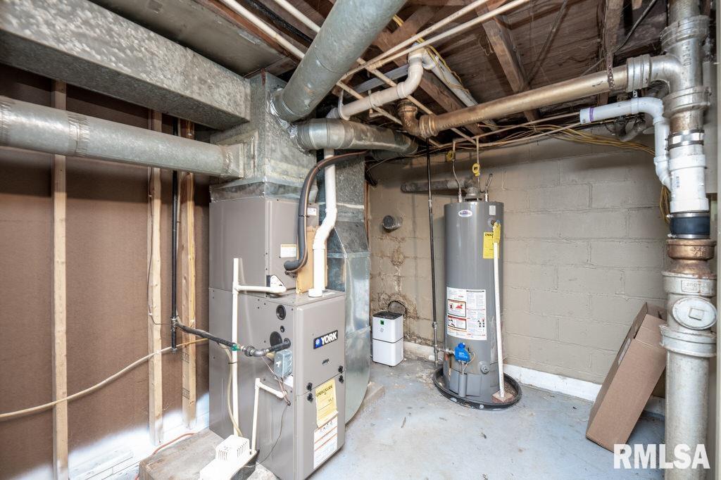 835 East Spruce Street Canton, IL 61520 - Photo 18 of 32