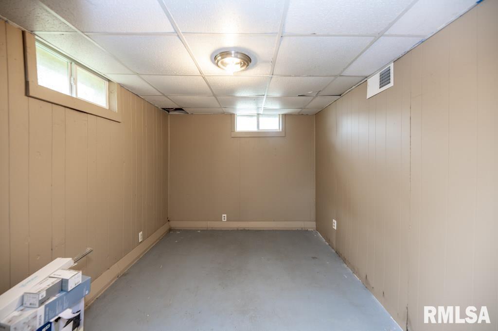 835 East Spruce Street Canton, IL 61520 - Photo 20 of 32