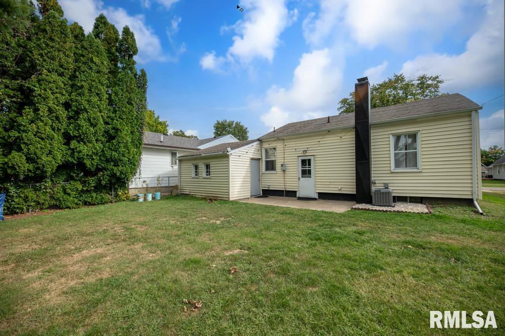 835 East Spruce Street Canton, IL 61520 - Photo 31 of 32