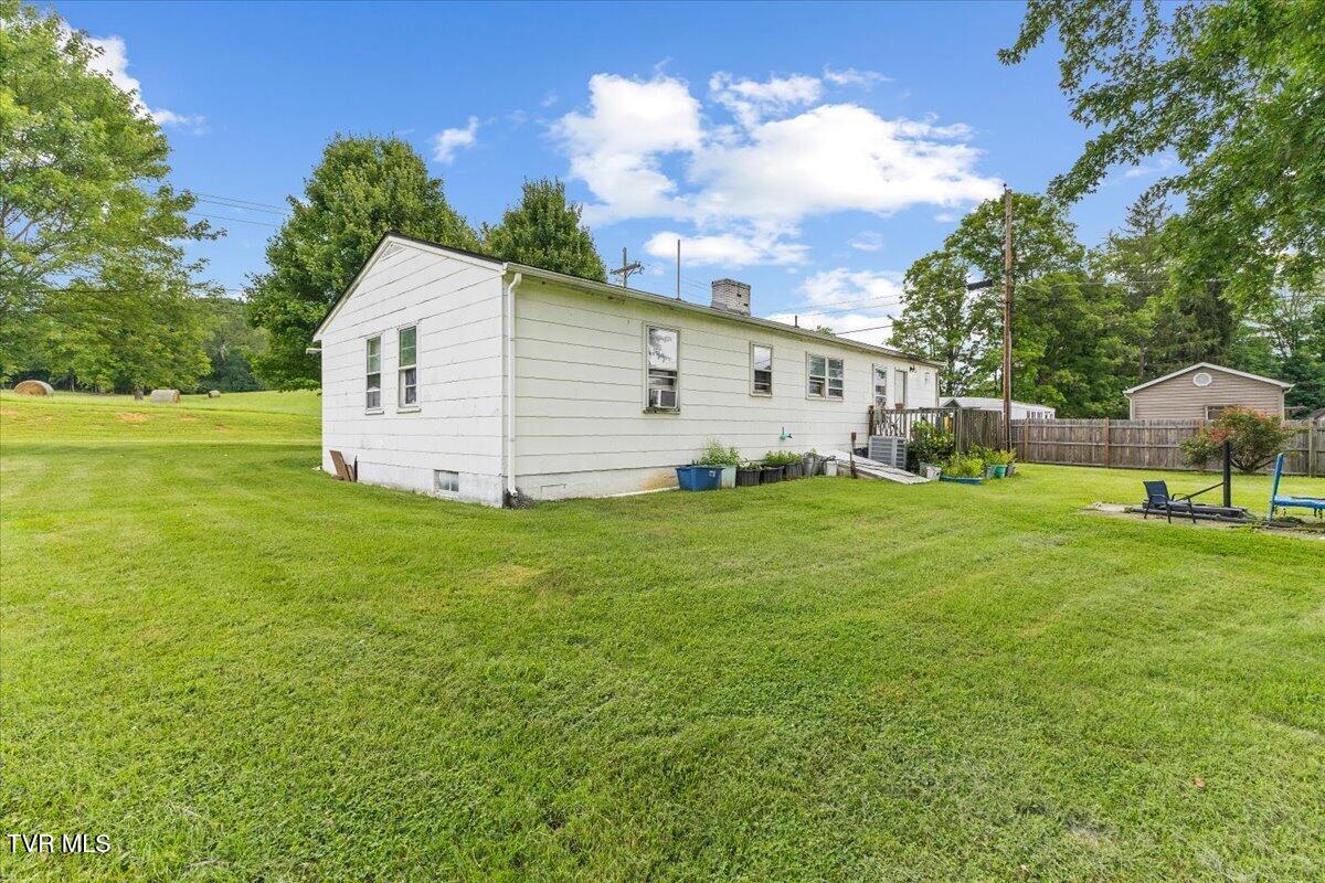 2634 Island Road Bristol, VA 24201 - Photo 8 of 53 34-128A1991